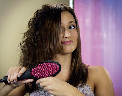 Cepillo eléctrico que alisa, aporta suavidad y da brillo el cabello